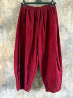 Load image into Gallery viewer, Needle cord Barrel Trousers
