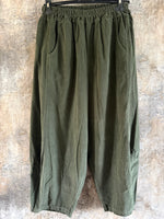 Load image into Gallery viewer, Needle cord Barrel Trousers
