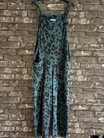 Load image into Gallery viewer, Leopard dungarees
